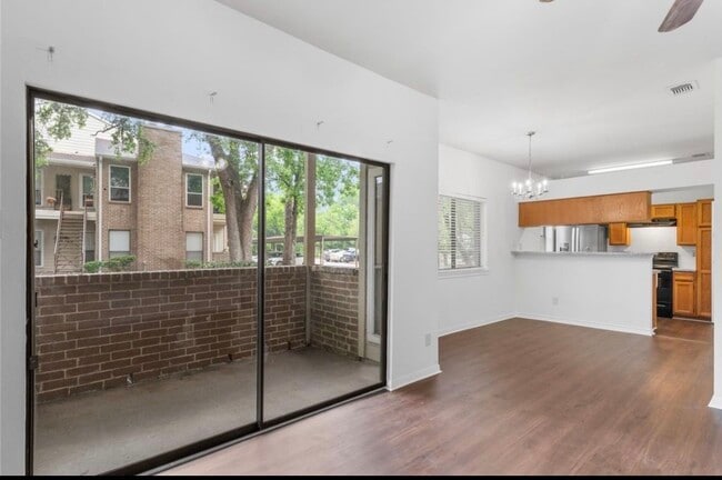 Building Photo - 3500 Tangle Brush Dr