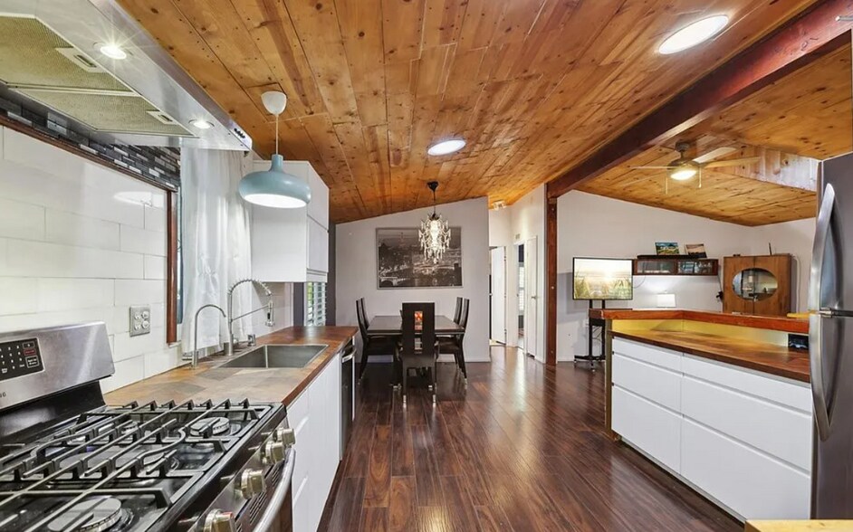 Building Photo - 1165 Cherokee