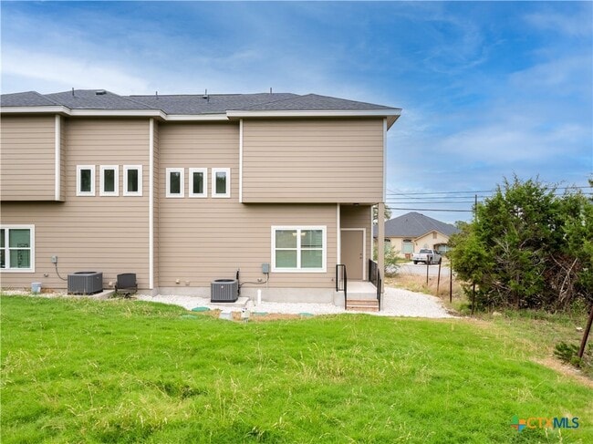 Building Photo - 361 High Dr