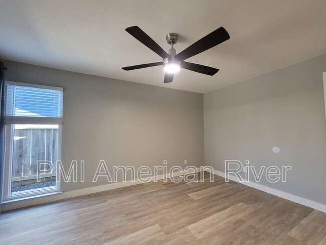 Building Photo - 9275 Defiance Cir