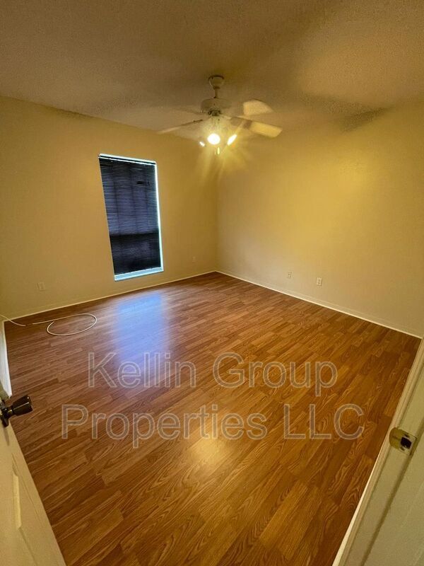 Building Photo - 161 Rebecca Dr NE