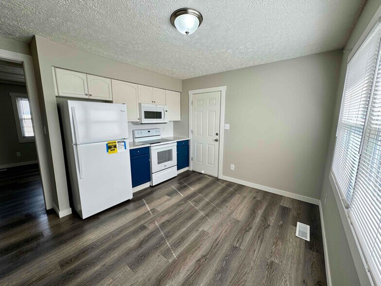 Building Photo - 12189 US Hwy 36