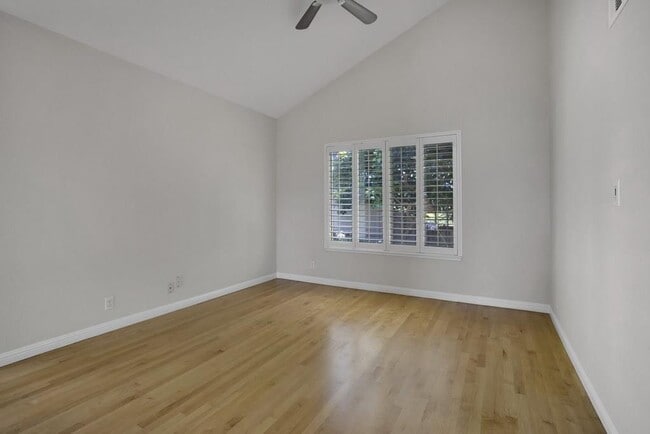 Building Photo - 976 Pizarro Ln