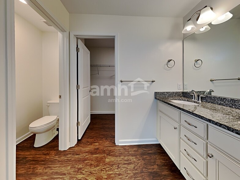 Building Photo - 13 Crabapple Cir