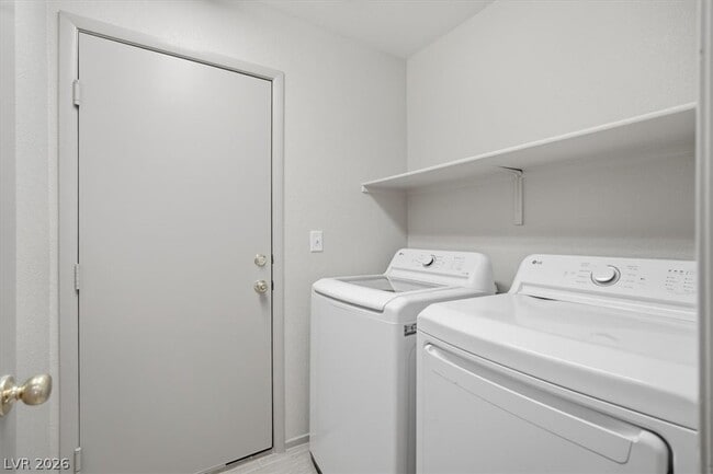 Building Photo - 11795 Magliana St