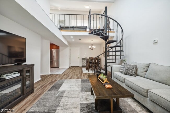 Building Photo - 41 Mt Kemble Ave