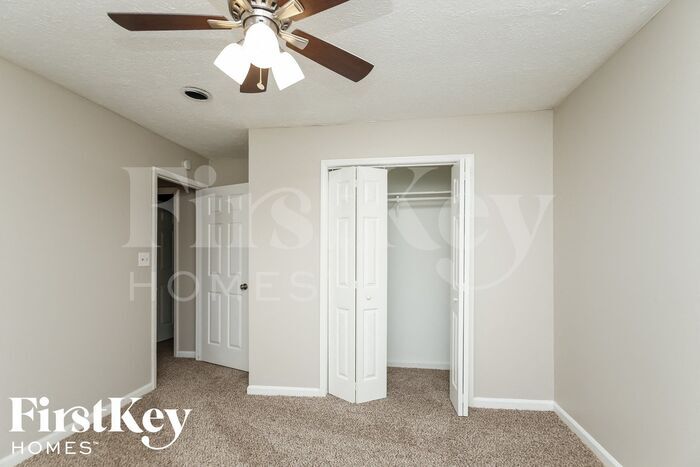 Building Photo - 4042 Hampton Ct
