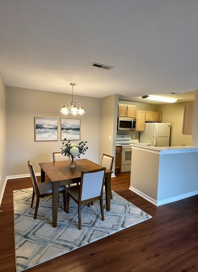 Building Photo - Private Condo in The Meridian, Mount Pleasant - Available July 1, 2026!