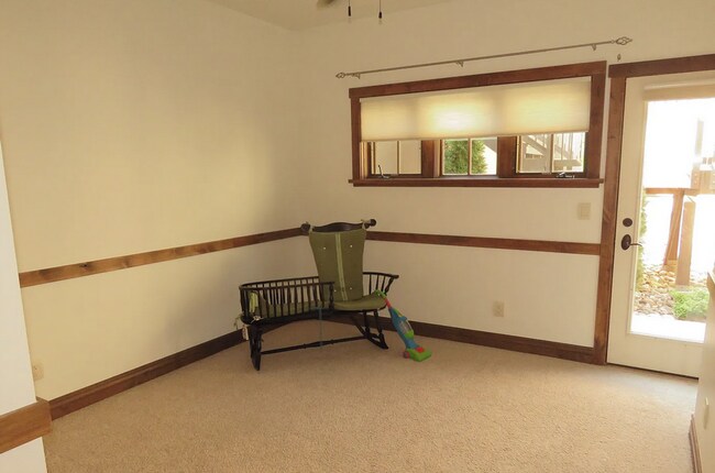 Building Photo - Mountain Sunset Views: Lovely Four-Bedroom House in Skyridge