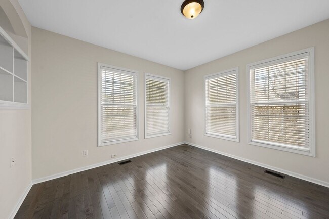 Building Photo - 101 Palmwood Ct