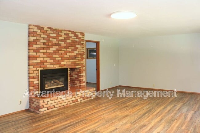 Building Photo - 3240 NW Elmwood Dr