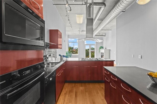 Building Photo - 3820 Roswell Rd NE