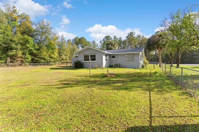 Building Photo - 20639 SW Rainbow Lakes Blvd