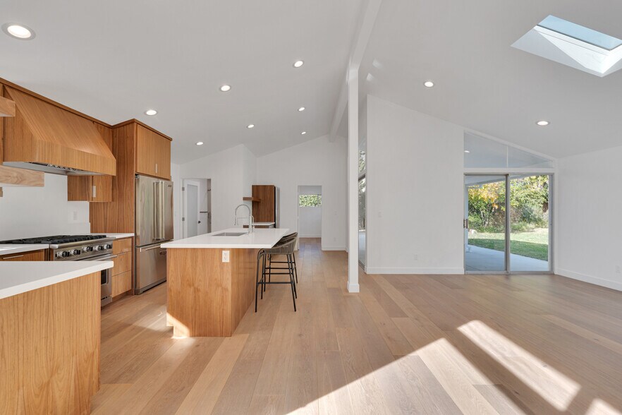 Building Photo - 6234 Paseo Canyon Dr