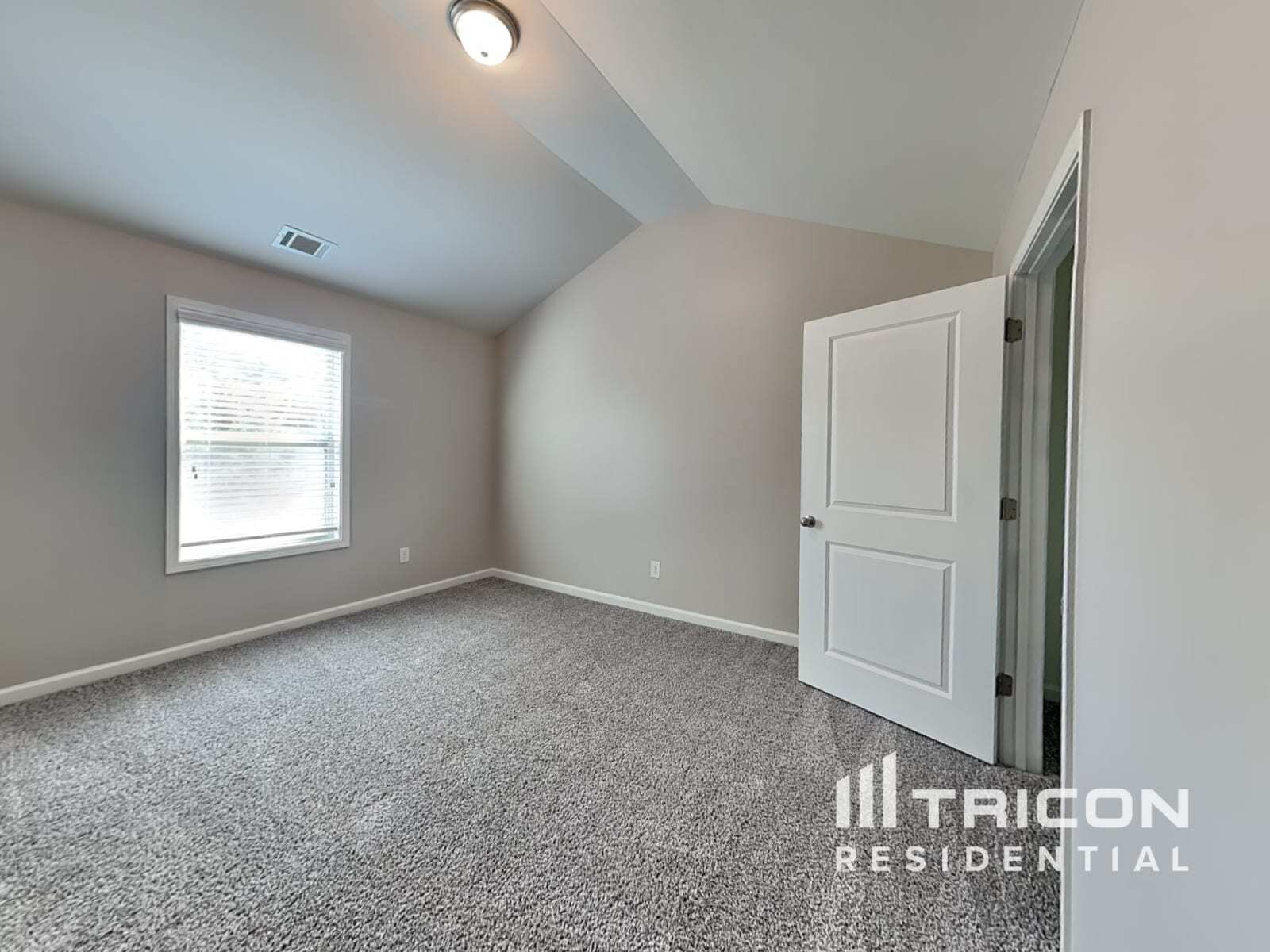 Building Photo - 4609 Sierra Creek Dr NE