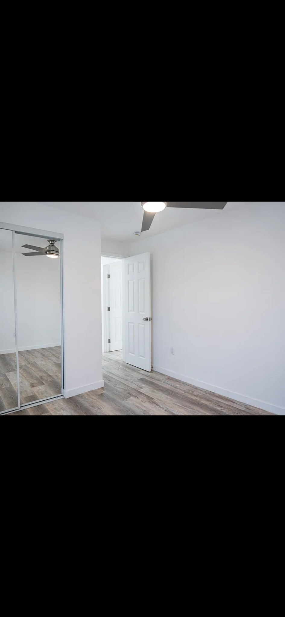 Building Photo - 8921 Cottonwood Ave