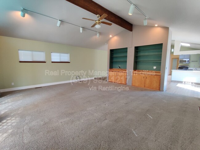 Building Photo - 1607 Putnam St