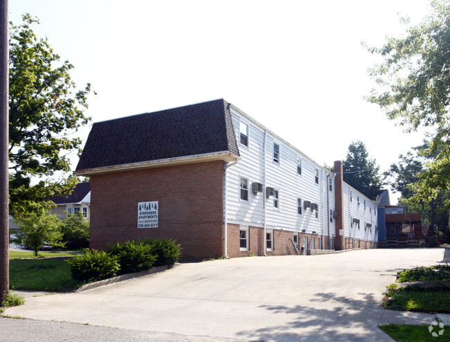 Building Photo - 701-725 E 5th St