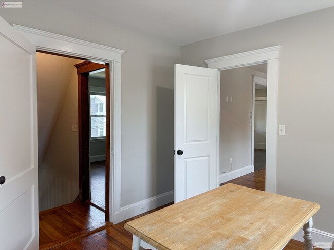 Building Photo - 14 Oakton Ave