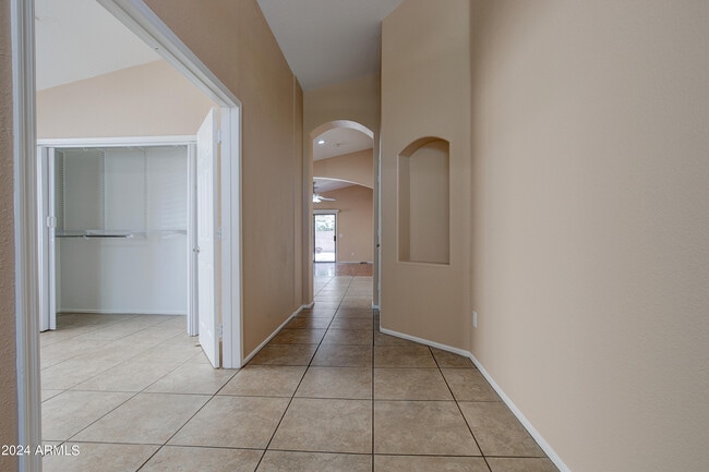 Building Photo - 2523 W Gambit Trail