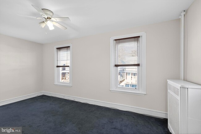 Building Photo - 459 Martin St