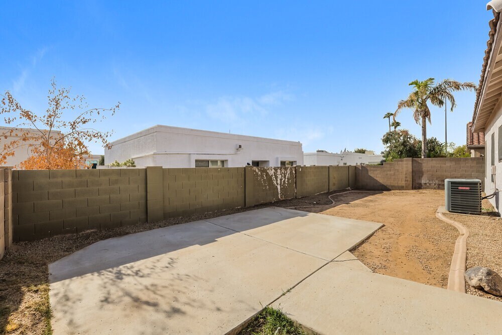 Building Photo - 735 E Michigan Ave