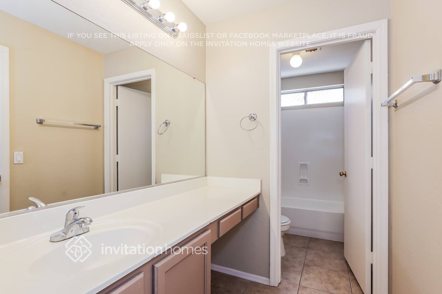 Building Photo - 12334 W Windrose Dr