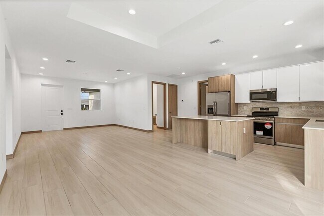 Building Photo - 405 Sunset Rd