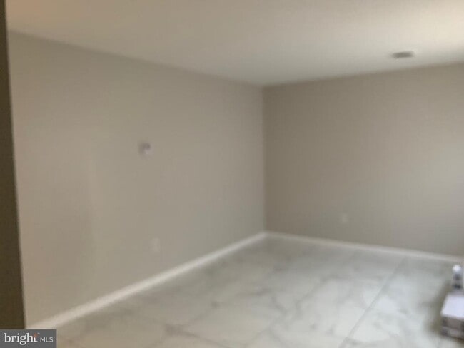 Building Photo - 203 E Penn Ave