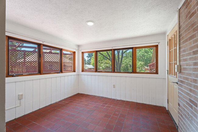 Building Photo - 1205 Douglas Ave