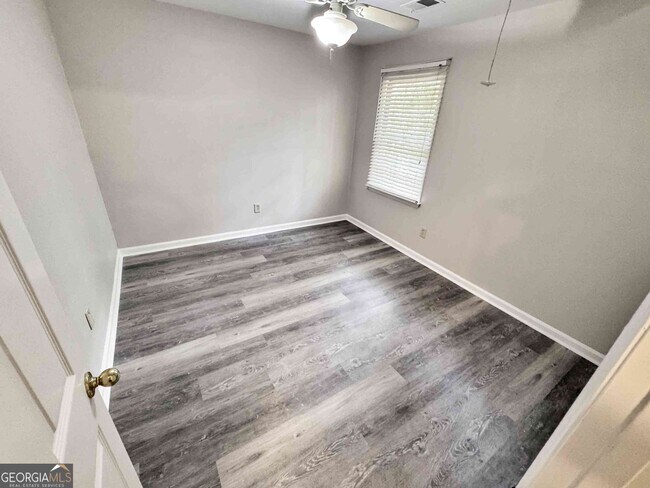 Building Photo - 4051 Coyte Dr
