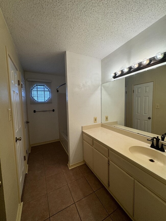 Building Photo - 7126 Fort Collins Dr