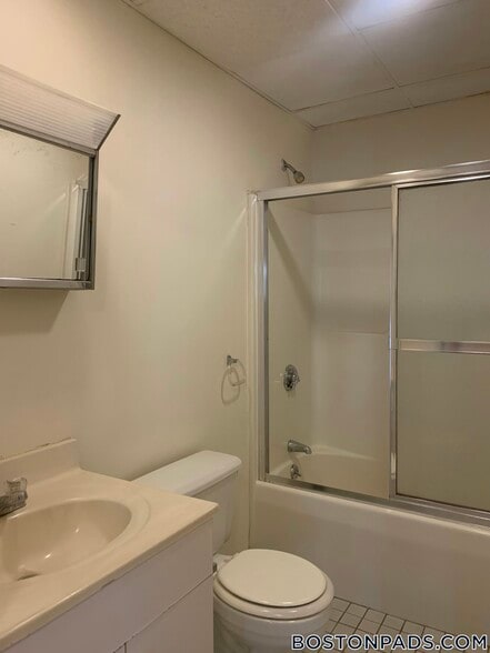 Building Photo - 81 Essex St