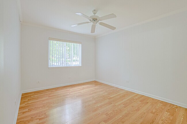 Building Photo - 929 Buccaneer Dr