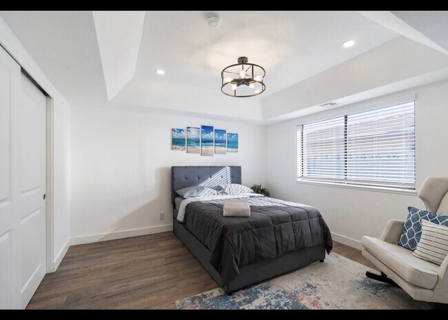 Building Photo - Fully Furnished Executive Rental in Las Ve...