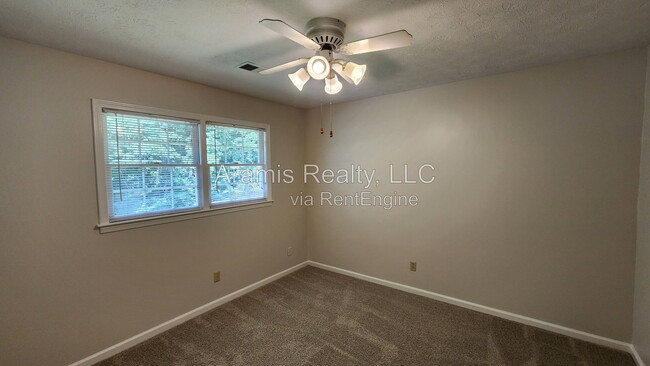 Building Photo - 829 Bradford Ct SW