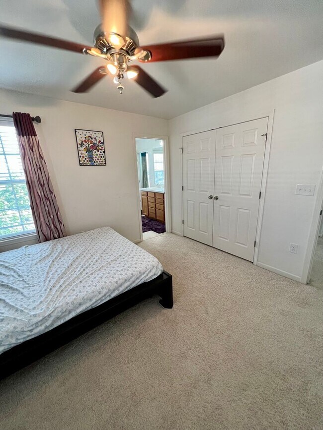 Building Photo - Beautiful 3-Bedroom End Townhouse in Royersford! Available mid-June!