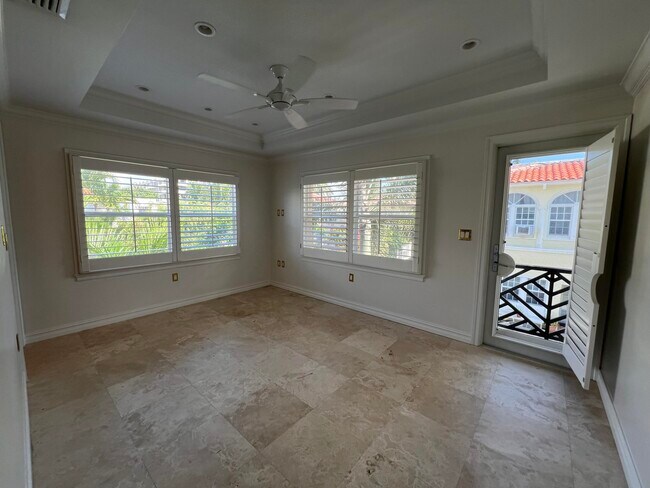 Building Photo - 252 Oleander Ave