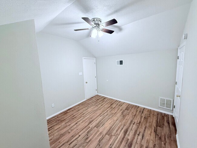 Building Photo - 7418 Oscar Dr