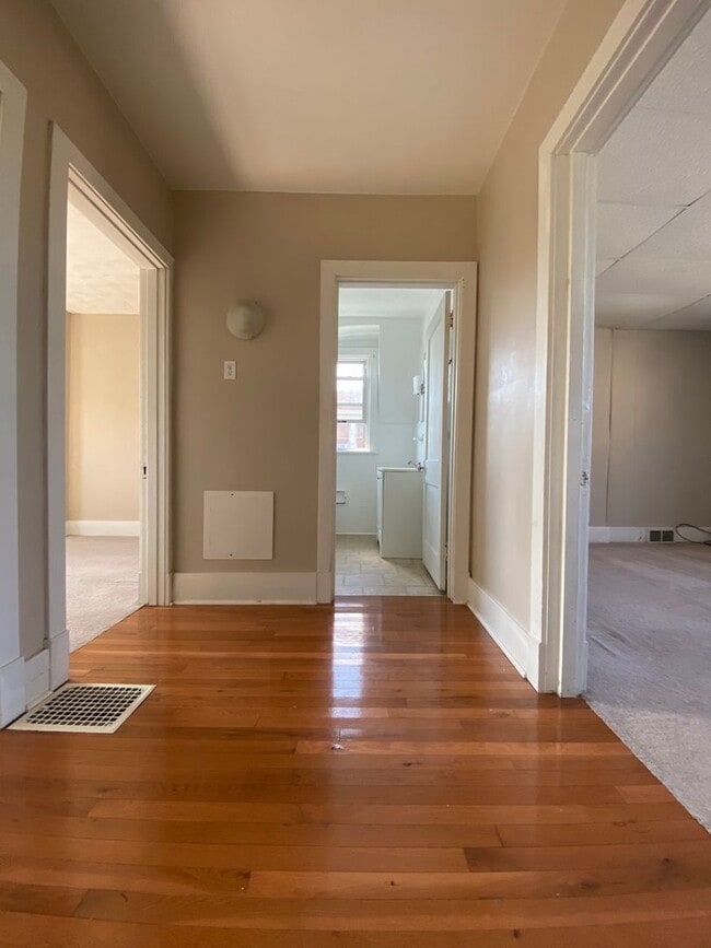 Building Photo - 111 Harwood St