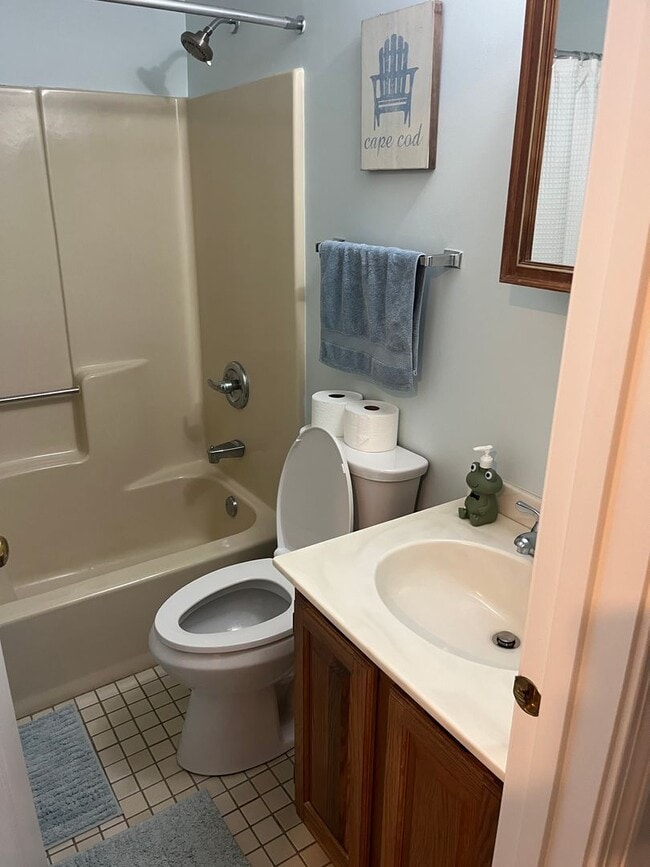 Building Photo - Fully updated 2Bd / 2Br Bassett Pond Condominium in West Yarmouth