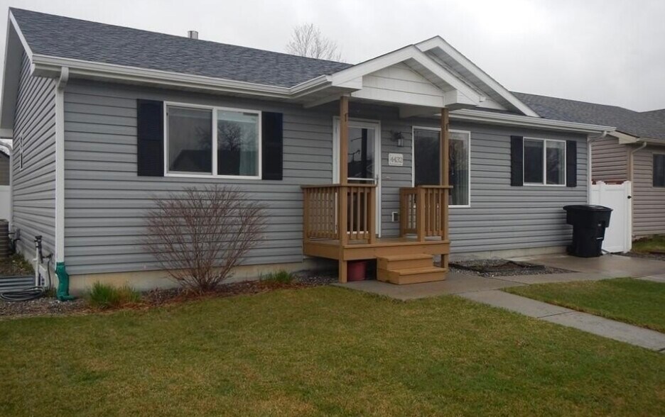 Building Photo - 4432 Lux Ave