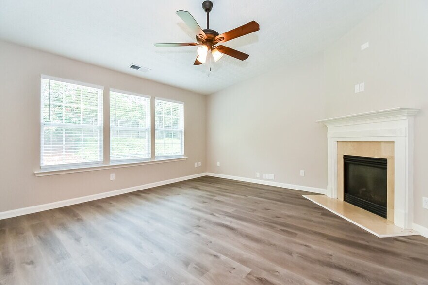 Building Photo - 238 Silver Arrow Cir