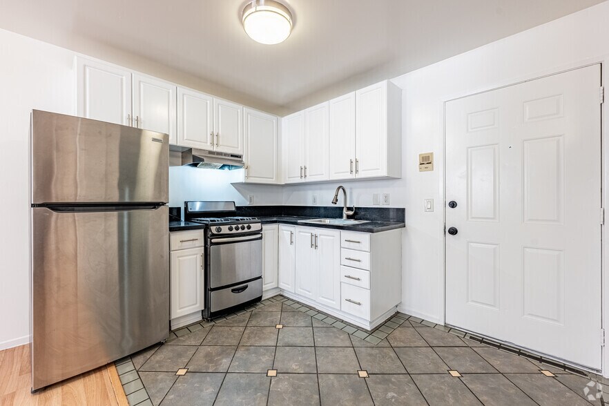 Studio - 431SF - Kitchen - 403 S Alvarado St
