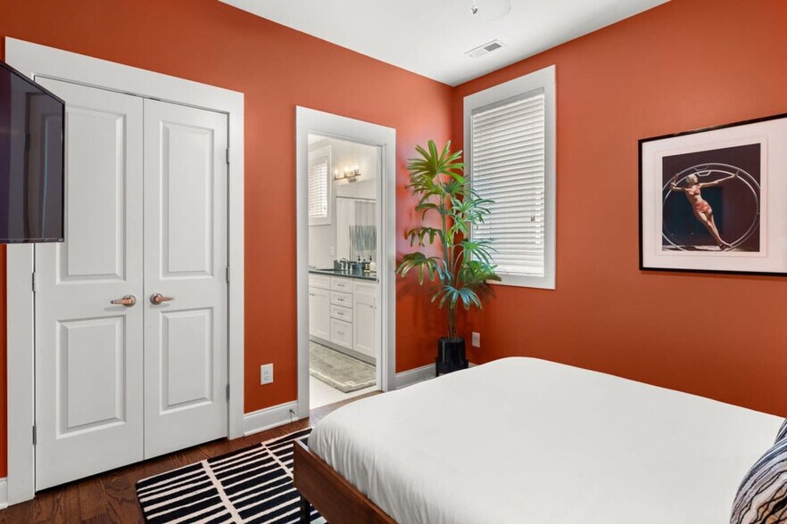 Building Photo - 505 Wedgewood Ave