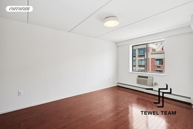 Building Photo - 342 E 119th St