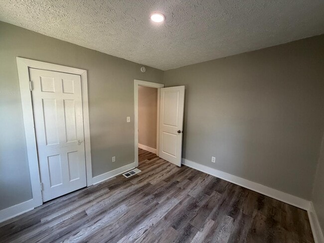 Building Photo - 1310 Martin St