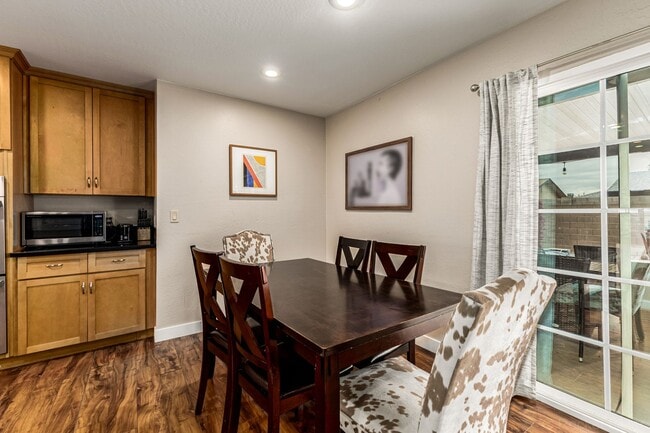 Building Photo - STUNNING 4 bed/2 bath Scottsdale Home- FURHISHED or UnFURNISHED