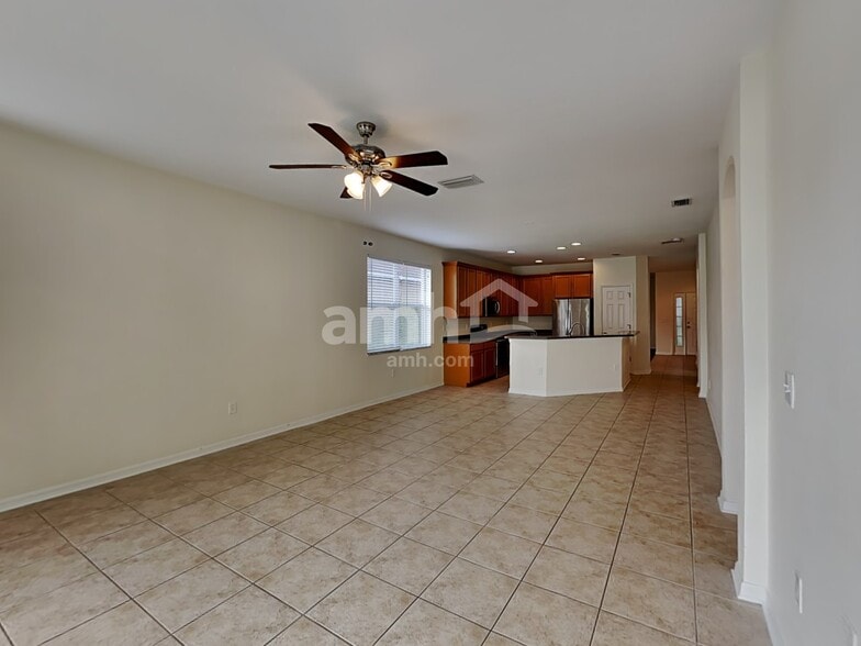 Building Photo - 6019 Blue Sage Dr