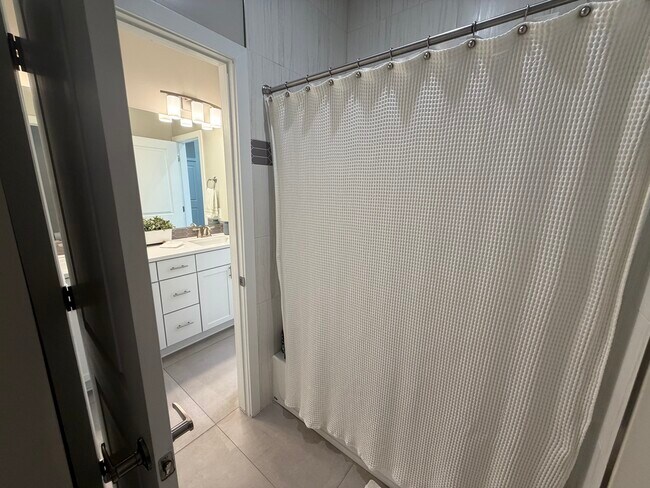 Building Photo - 7900 Tiburon Hills Drive NW